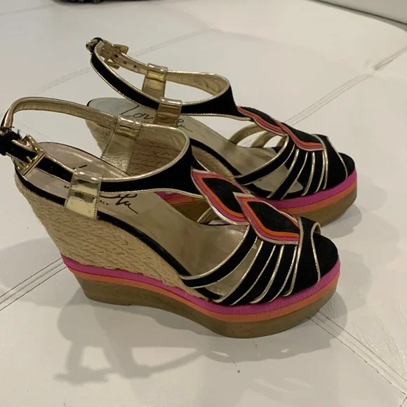 Shoes - Picture 1 of 7